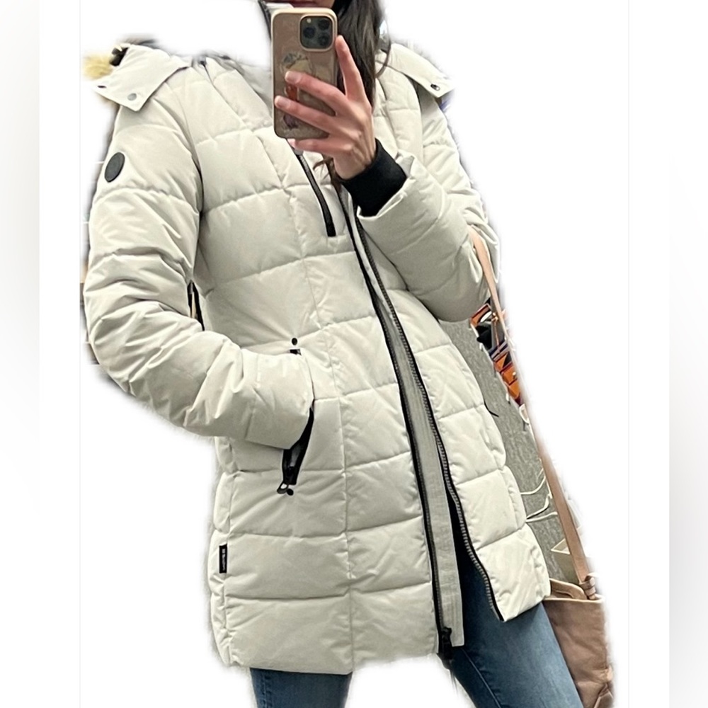 Noise Parka. White with detachable hoodie.